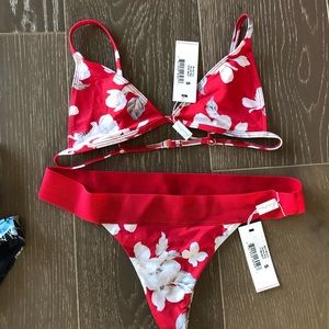 FRANKIES BIKINI SET MORE THAN HALF OFF NEW ❤️👙